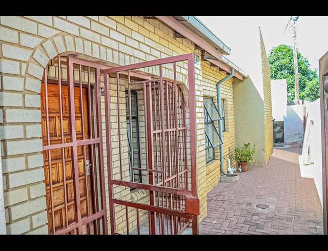 3 BEDROOM HOUSE FOR SALE IN TEMBISA